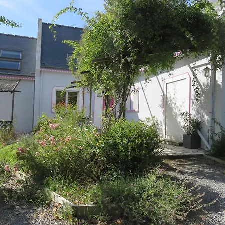 Guest house La Lumiere De Jardin En Goguette 3*